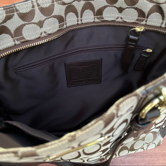 Authentic Coach Purse - Picture 4 of 6